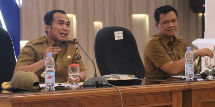 Pemaparan Bupati dan Wakil Bupati Cirebon, Kang Imron dan Jigus Canangkan 12 Program Prioritas di 100 Hari Kerja. Dalam rapim diruangan Nyi Masgandasari, Selasa (24/2/2025).